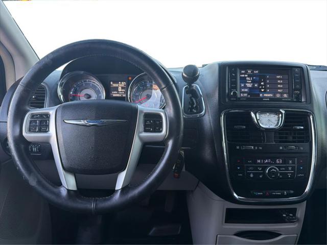 2015 Chrysler Town & Country Touring