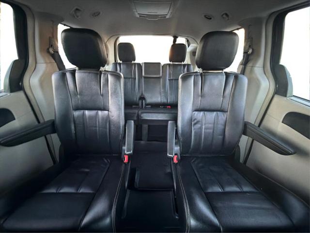2015 Chrysler Town & Country Touring