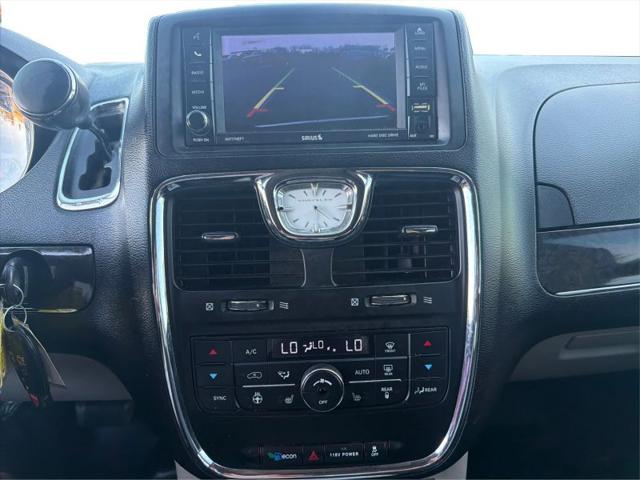 2015 Chrysler Town & Country Touring