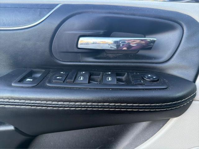 2015 Chrysler Town & Country Touring