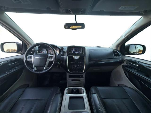 2015 Chrysler Town & Country Touring