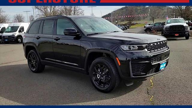 2026 Jeep Grand Cherokee Laredo Altitude