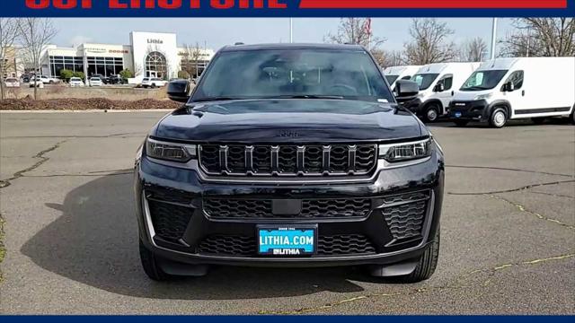 2026 Jeep Grand Cherokee Laredo Altitude