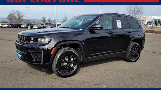2026 Jeep Grand Cherokee Laredo Altitude