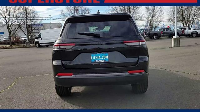 2026 Jeep Grand Cherokee Laredo Altitude