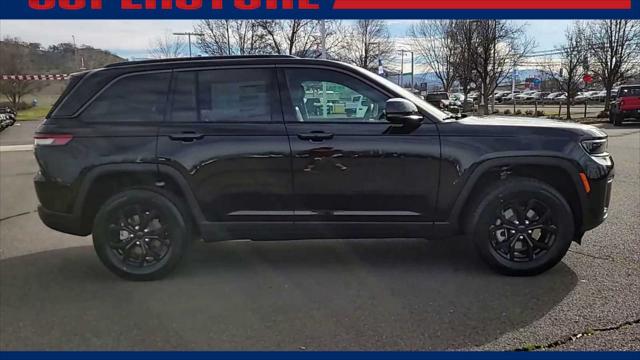 2026 Jeep Grand Cherokee Laredo Altitude