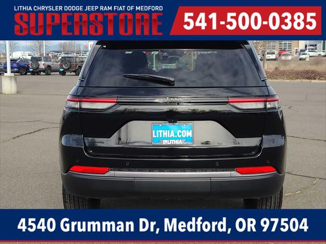 2026 Jeep Grand Cherokee Laredo Altitude
