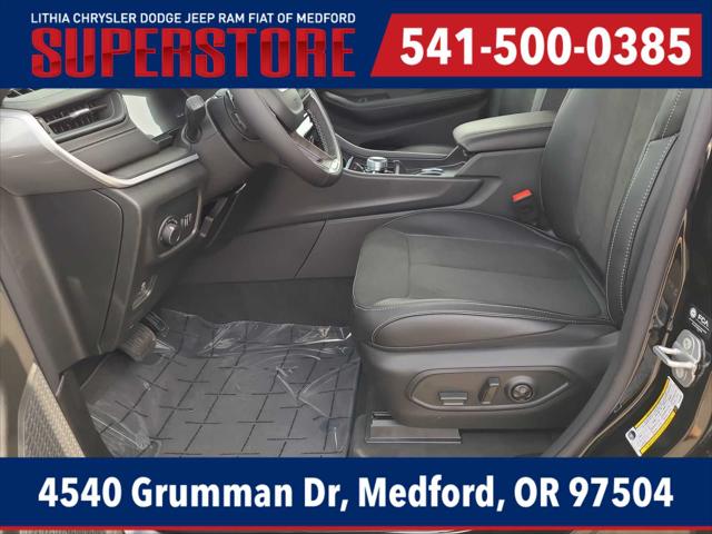 2026 Jeep Grand Cherokee Laredo Altitude