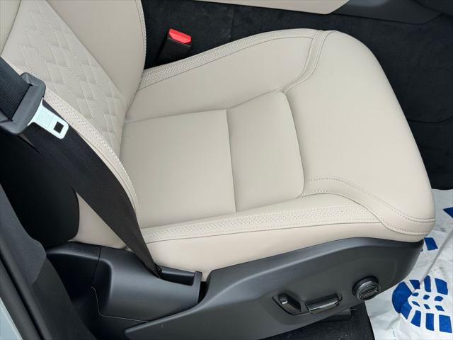 2026 Volvo XC90 Plus, B6 AWD Gas mild hybrid, Gasoline, Bright, 7 Seats