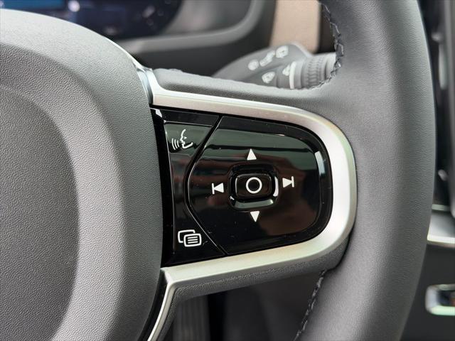 2026 Volvo XC90 Plus, B6 AWD Gas mild hybrid, Gasoline, Bright, 7 Seats