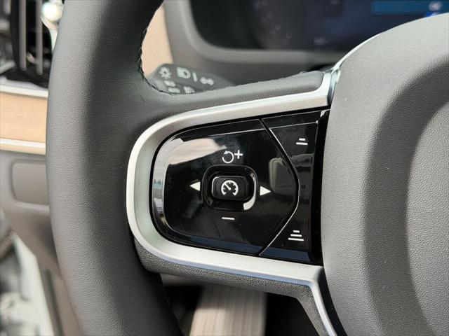 2026 Volvo XC90 Plus, B6 AWD Gas mild hybrid, Gasoline, Bright, 7 Seats