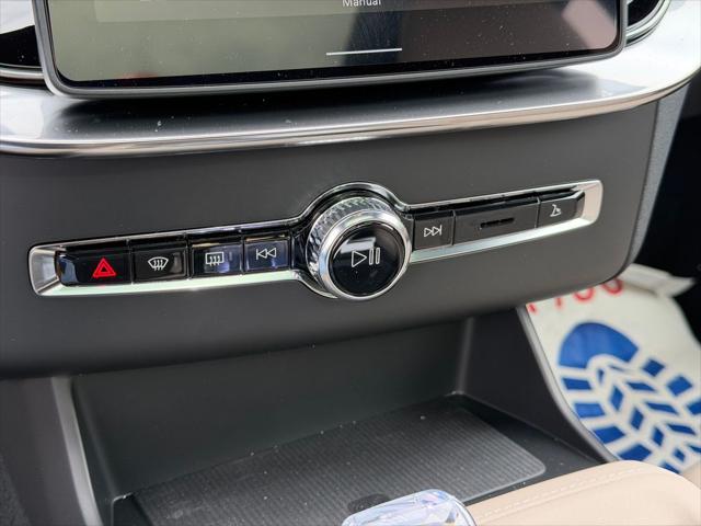 2026 Volvo XC90 Plus, B6 AWD Gas mild hybrid, Gasoline, Bright, 7 Seats