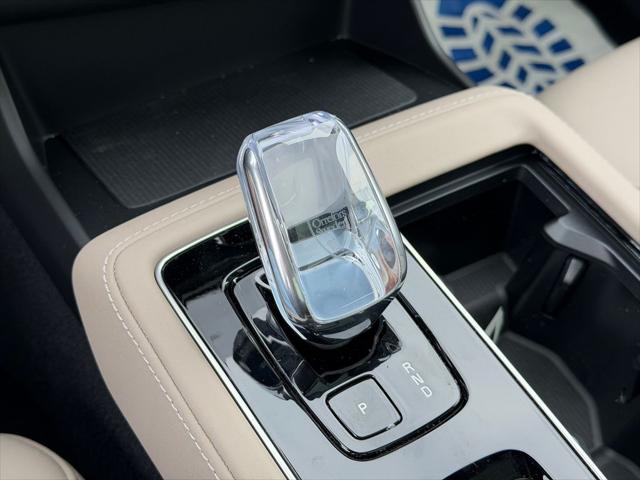 2026 Volvo XC90 Plus, B6 AWD Gas mild hybrid, Gasoline, Bright, 7 Seats