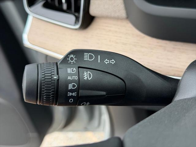 2026 Volvo XC90 Plus, B6 AWD Gas mild hybrid, Gasoline, Bright, 7 Seats