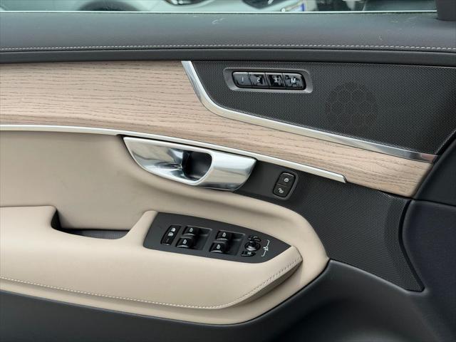 2026 Volvo XC90 Plus, B6 AWD Gas mild hybrid, Gasoline, Bright, 7 Seats