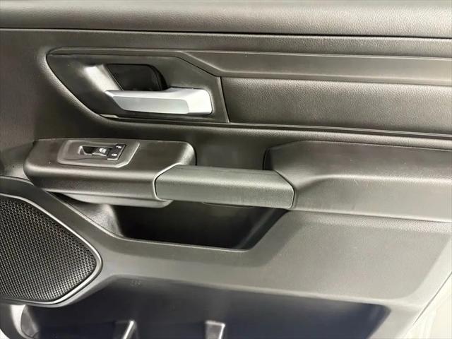 2026 Ram 1500 Express Crew Cab 4x4 57 Box