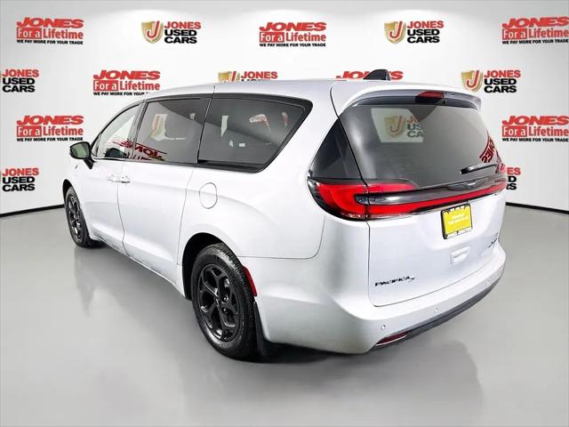 2023 Chrysler Pacifica Hybrid Touring L