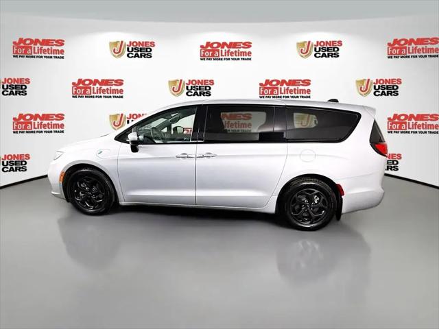 2023 Chrysler Pacifica Hybrid Touring L