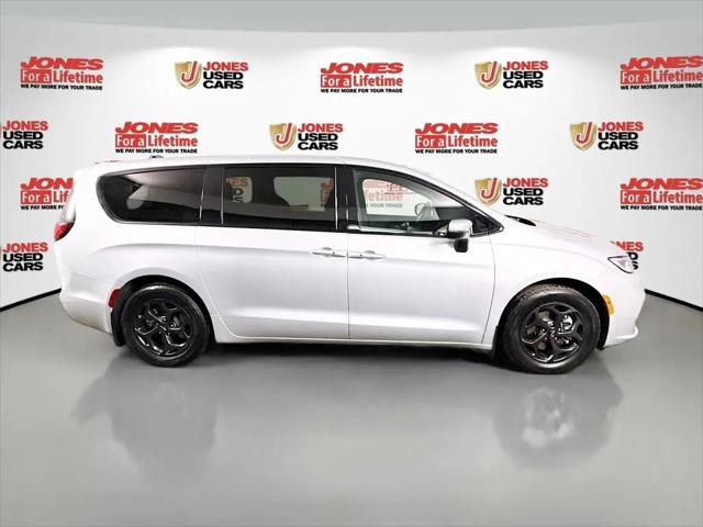 2023 Chrysler Pacifica Hybrid Touring L