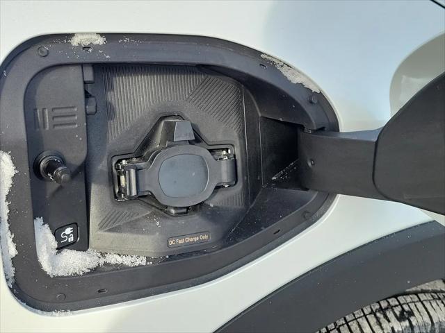 2026 Nissan LEAF PLATINUM+