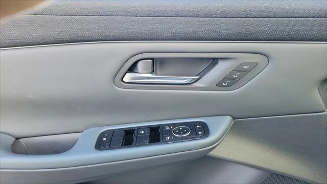 2026 Nissan LEAF PLATINUM+