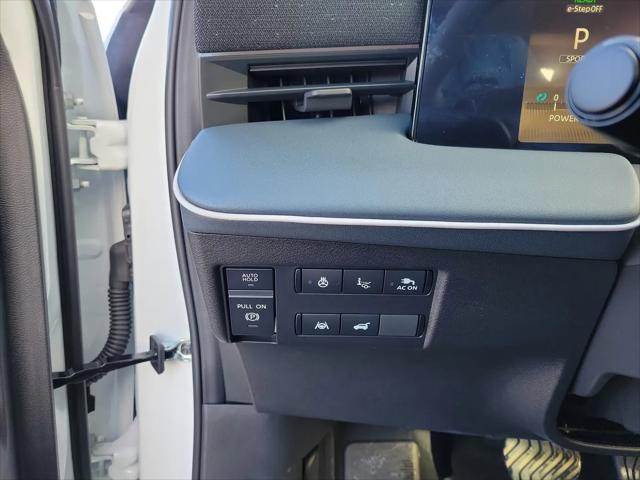 2026 Nissan LEAF PLATINUM+