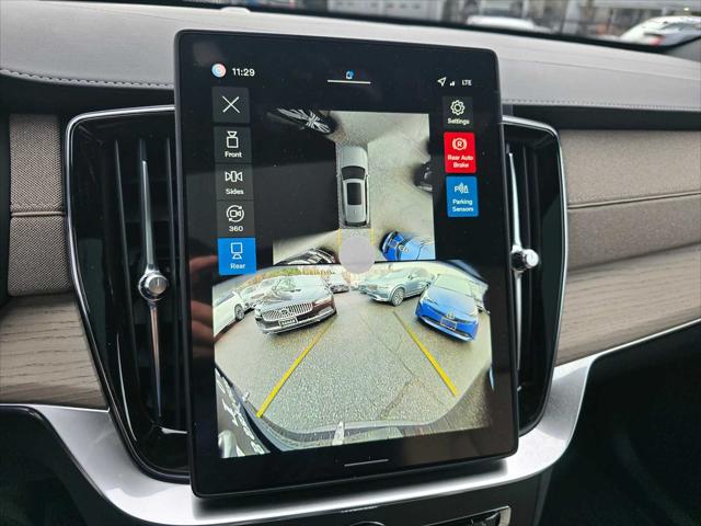 2026 Volvo XC90 Plug-In Hybrid Plus, T8 AWD, Electric/Gasoline, Bright, 7 Seats