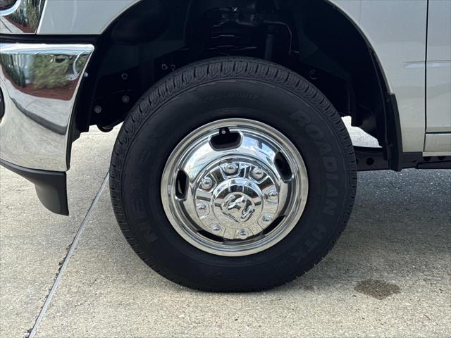 2026 RAM Ram 3500 RAM 3500 TRADESMAN CREW CAB 4X4 8 BOX