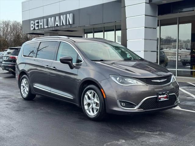 2017 Chrysler Pacifica Touring-L Plus