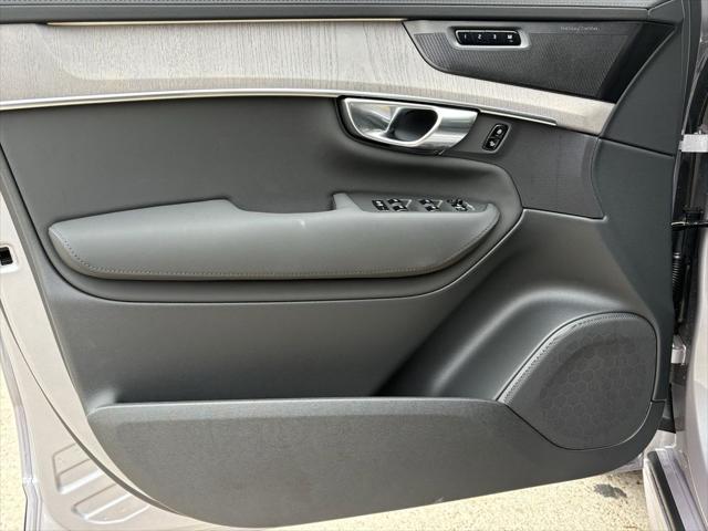 2026 Volvo XC90 Plug-In Hybrid Ultra Dark Theme, T8 AWD, Electric/Gasoline, 7 Seats