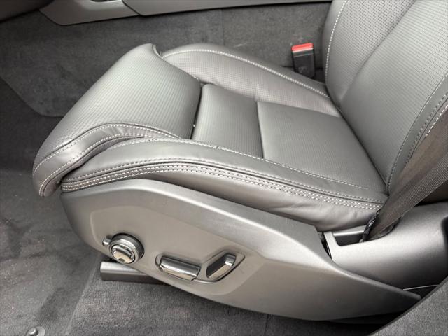 2026 Volvo XC90 Plug-In Hybrid Ultra Dark Theme, T8 AWD, Electric/Gasoline, 7 Seats