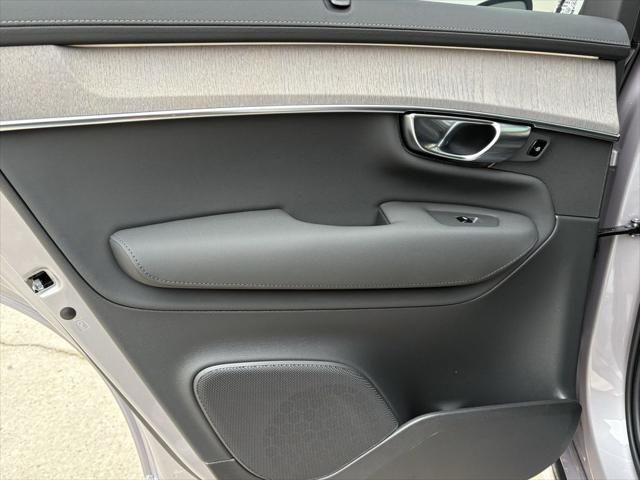 2026 Volvo XC90 Plug-In Hybrid Ultra Dark Theme, T8 AWD, Electric/Gasoline, 7 Seats