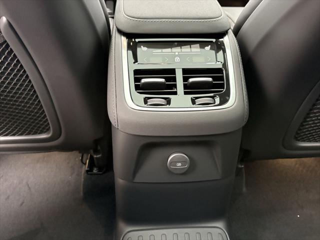2026 Volvo XC90 Plug-In Hybrid Ultra Dark Theme, T8 AWD, Electric/Gasoline, 7 Seats