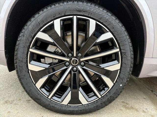 2026 Volvo XC90 Plus, B6 AWD Gas (mild hybrid), Gasoline, Bright, 7 Seats