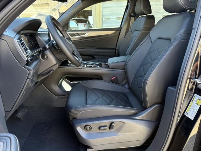 2026 Volkswagen Atlas Cross Sport SE with Technology