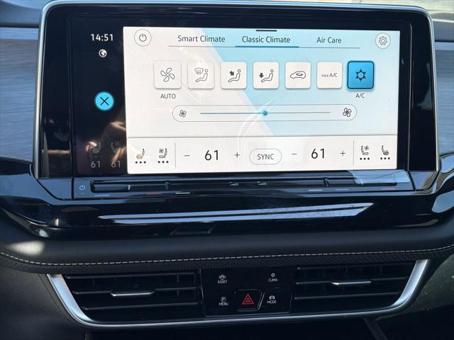 2026 Volkswagen Atlas Cross Sport SE with Technology