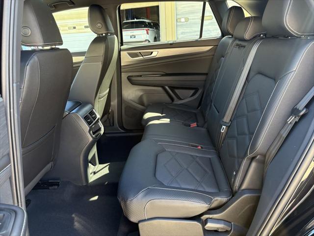 2026 Volkswagen Atlas Cross Sport SE with Technology