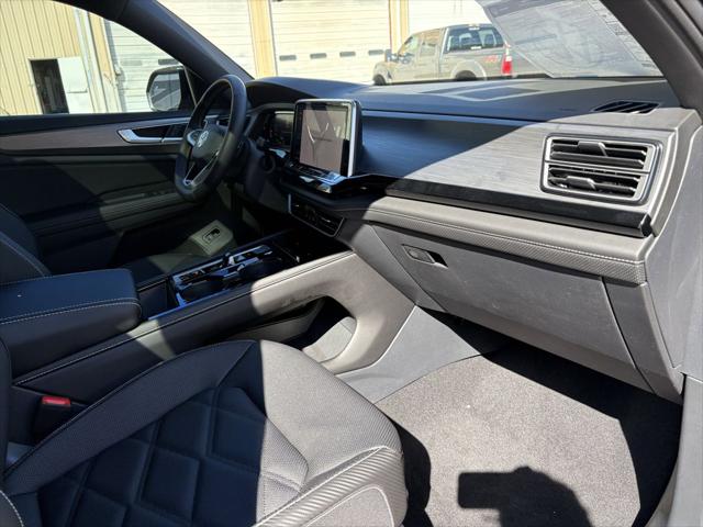 2026 Volkswagen Atlas Cross Sport SE with Technology