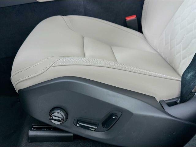 2026 Volvo XC90 Plus, B6 AWD Gas (mild hybrid), Gasoline, Bright, 7 Seats