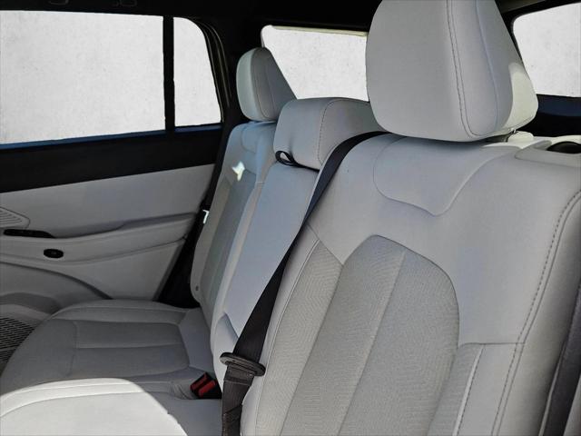 2026 Jeep Cherokee Laredo 4x4