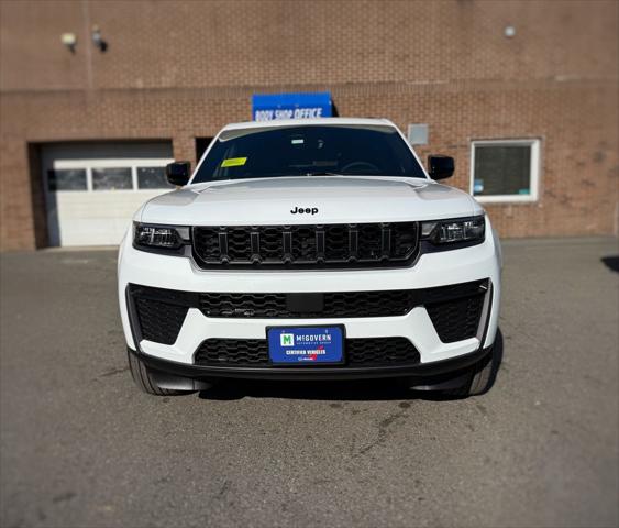 2026 Jeep Grand Cherokee GRAND CHEROKEE L LAREDO ALTITUDE 4X4 2026 Jeep Grand Cherokee GRAND CHEROKEE L LAREDO ALTITUDE 4X4