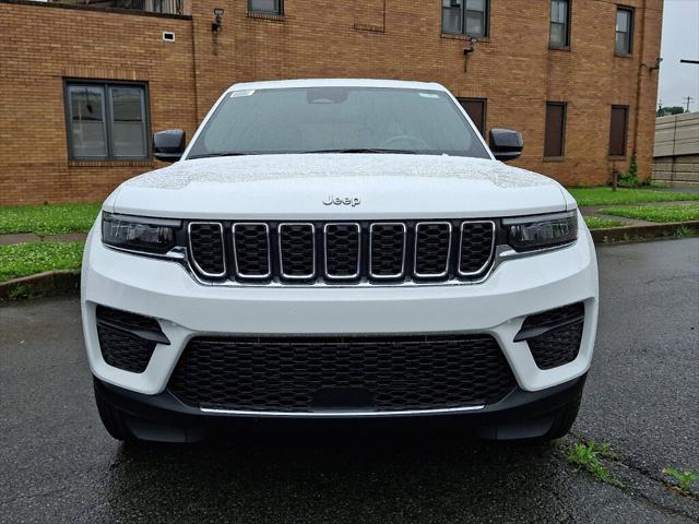 2026 Jeep Grand Cherokee GRAND CHEROKEE LAREDO 4X4 2026 Jeep Grand Cherokee GRAND CHEROKEE LAREDO 4X4