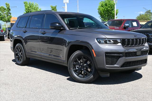 New 2026 Baltic Gray Metallic Clear-Coat Exterior Paint Jeep Laredo image 28