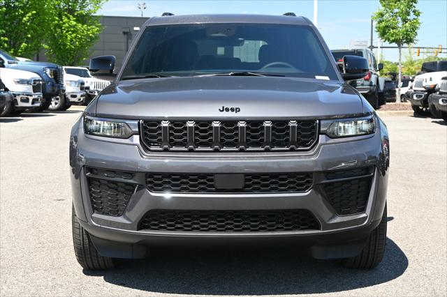 New 2026 Baltic Gray Metallic Clear-Coat Exterior Paint Jeep Laredo image 29