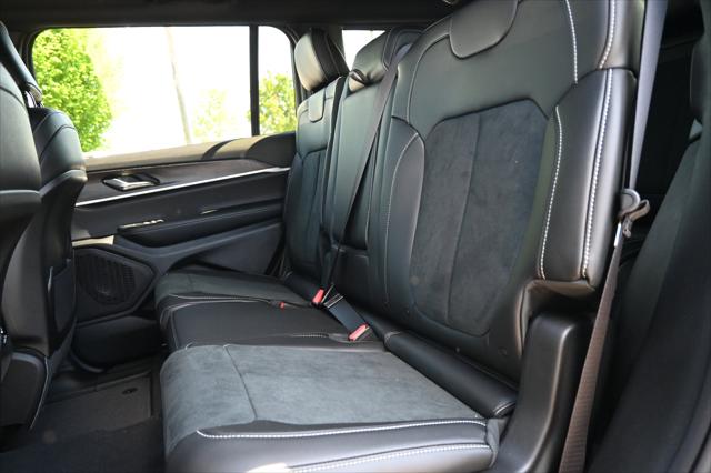 New 2026 Baltic Gray Metallic Clear-Coat Exterior Paint Jeep Laredo image 58