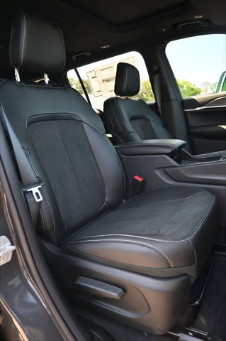 New 2026 Baltic Gray Metallic Clear-Coat Exterior Paint Jeep Laredo image 61
