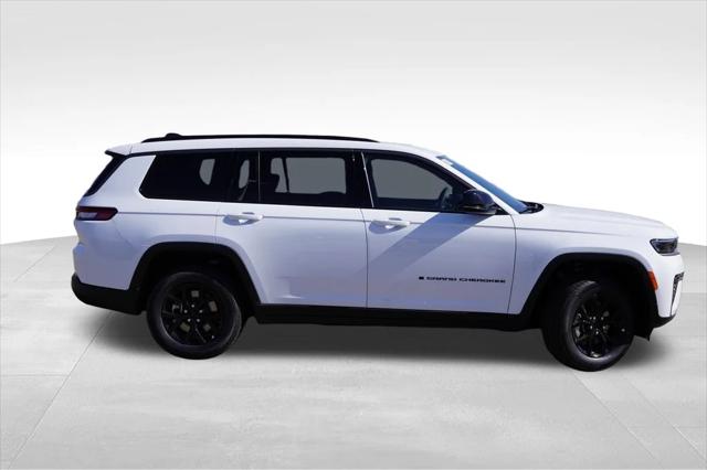 2026 Jeep Grand Cherokee GRAND CHEROKEE L LAREDO ALTITUDE 4X4