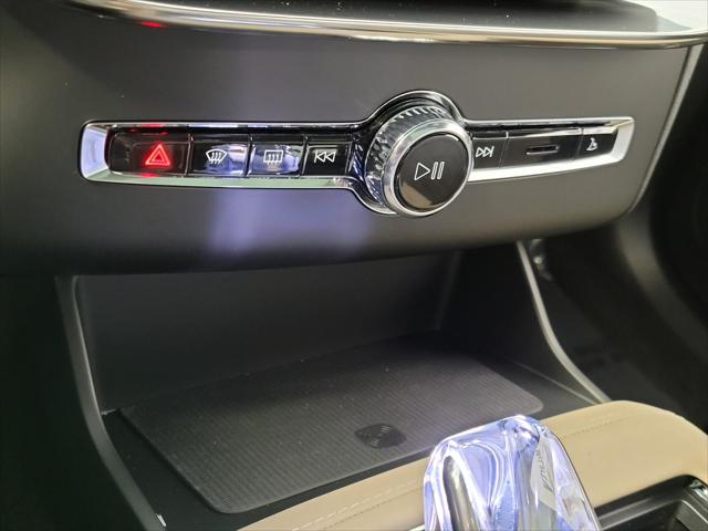 2026 Volvo XC90 Plus, B6 AWD Gas (mild hybrid), Gasoline, Bright, 7 Seats