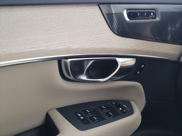 2026 Volvo XC90 Plus, B6 AWD Gas (mild hybrid), Gasoline, Bright, 7 Seats