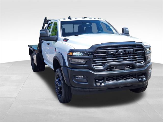 2026 RAM Ram 5500 Chassis Cab RAM 5500 TRADESMAN CHASSIS CREW CAB 4X4 60 CA